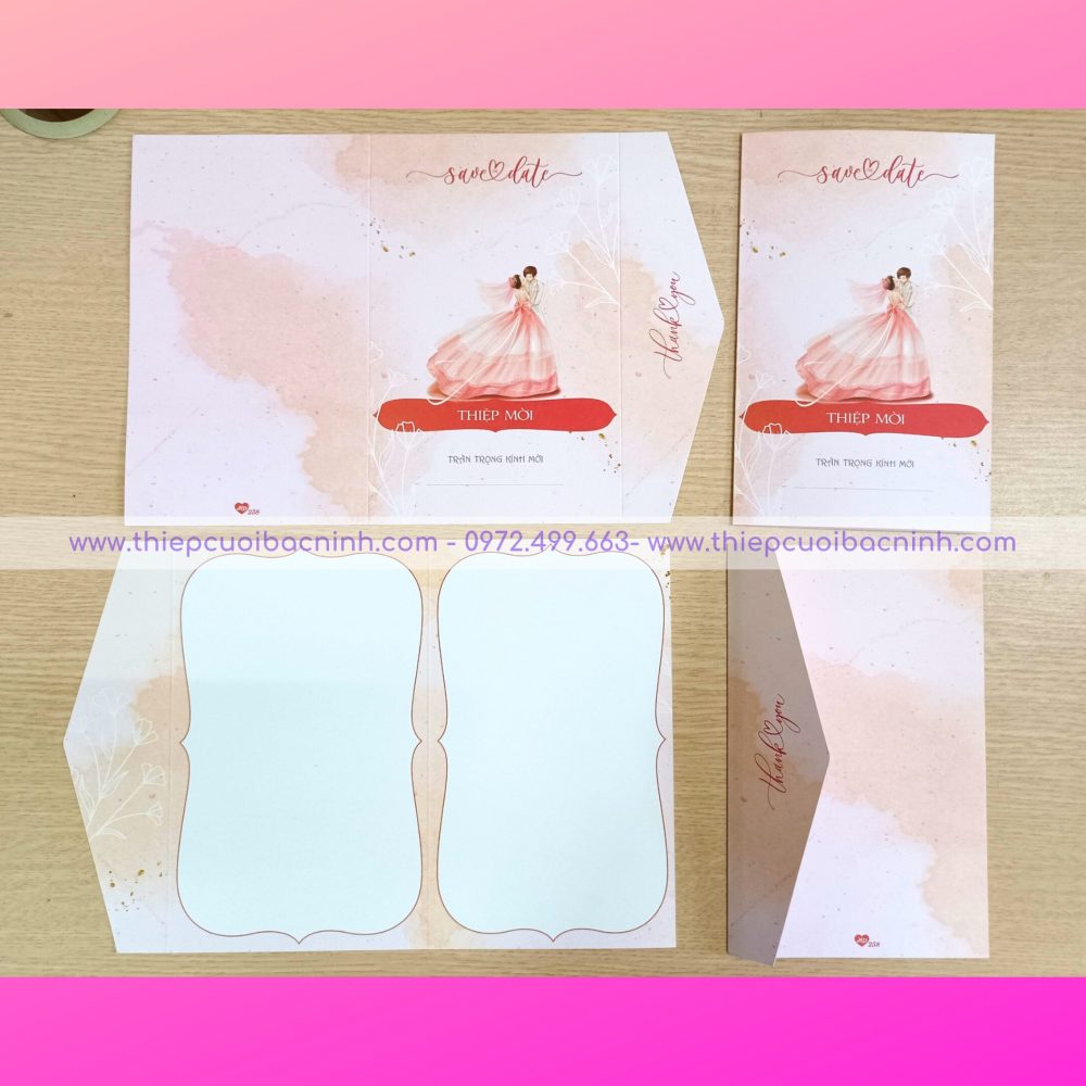 Thiệp cưới màu đỏ hình cô dâu chú rể HD258